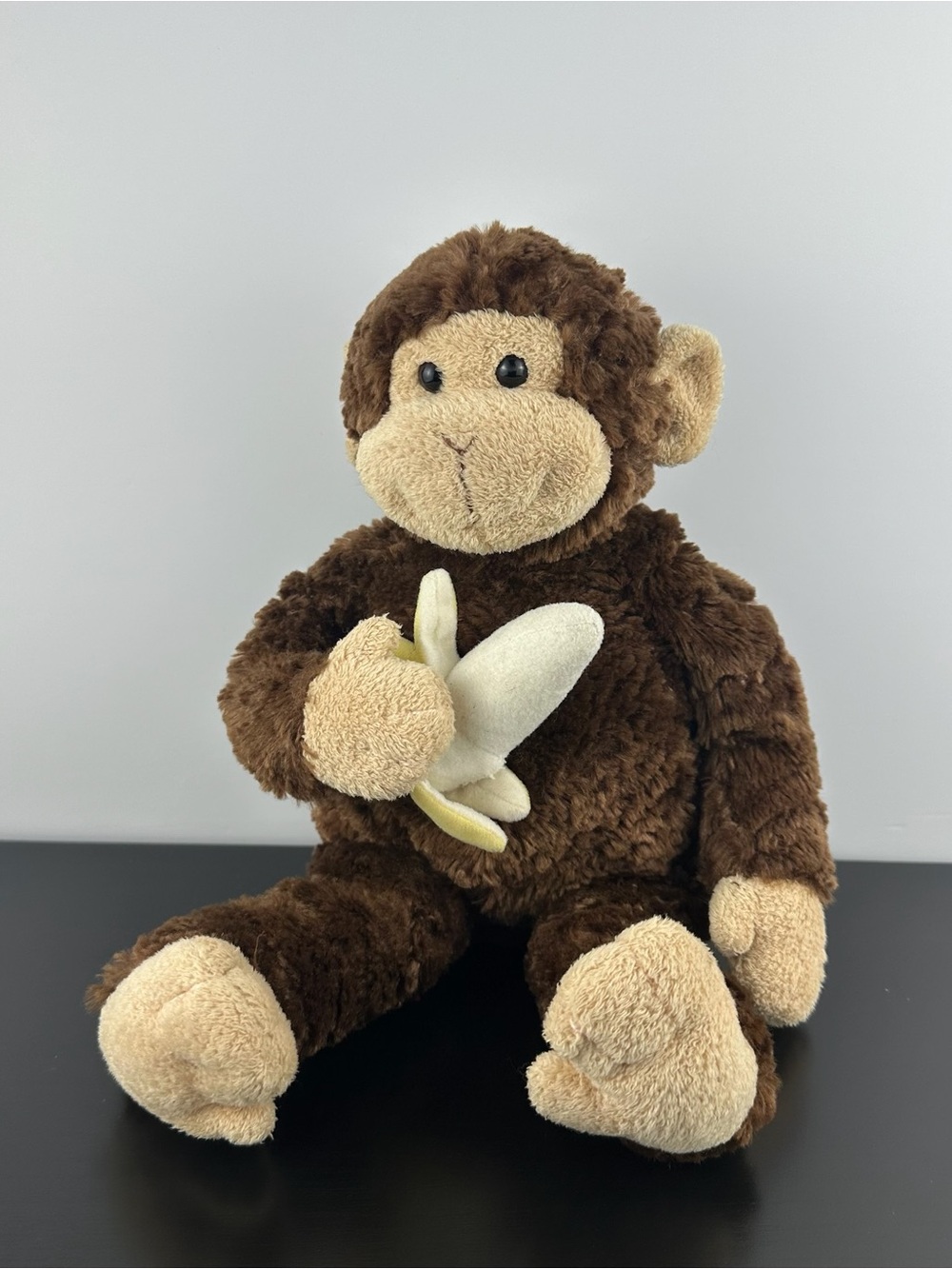 Gund Mambo Monkey Holding Banana 14” #31040 Large Size Brown Tan Plush